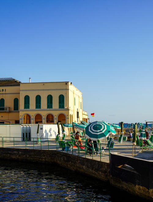12. Gli stabilimenti balneari